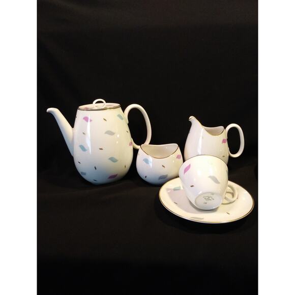 SALE 16Pc. Johann Haviland Coup Tea Set Pastel on White Gold Trim - Picture 6 of 15